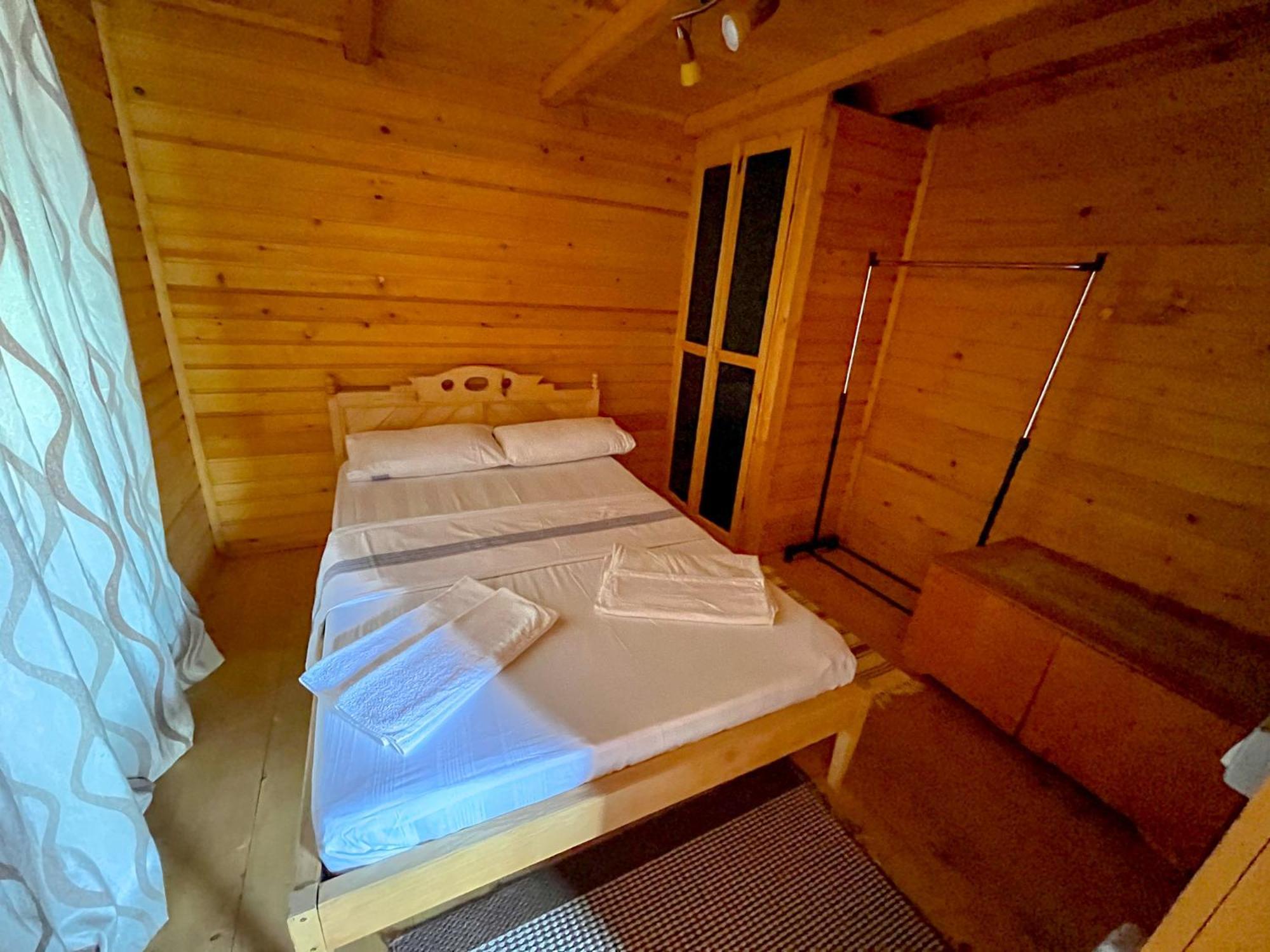 Colt De Rai Hotell Corbu  Eksteriør bilde